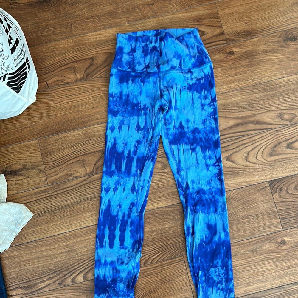 Lululemon diamond dye align leggings.